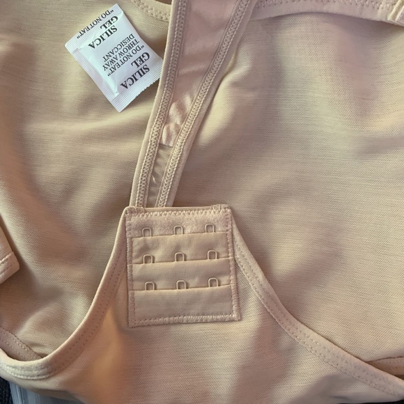 Thong “She’s waisted” body shaper - Picture 4 of 8